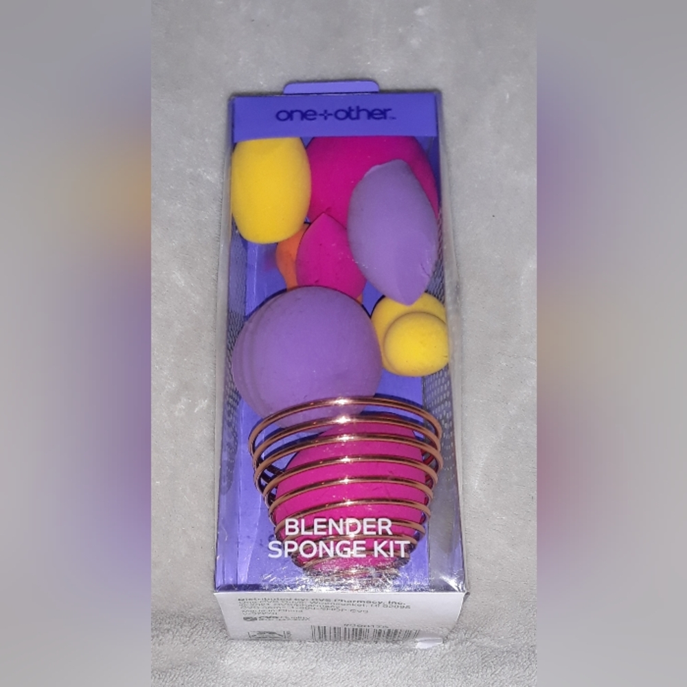one+other 10 Piece Sponge Blender Kit with Stand New